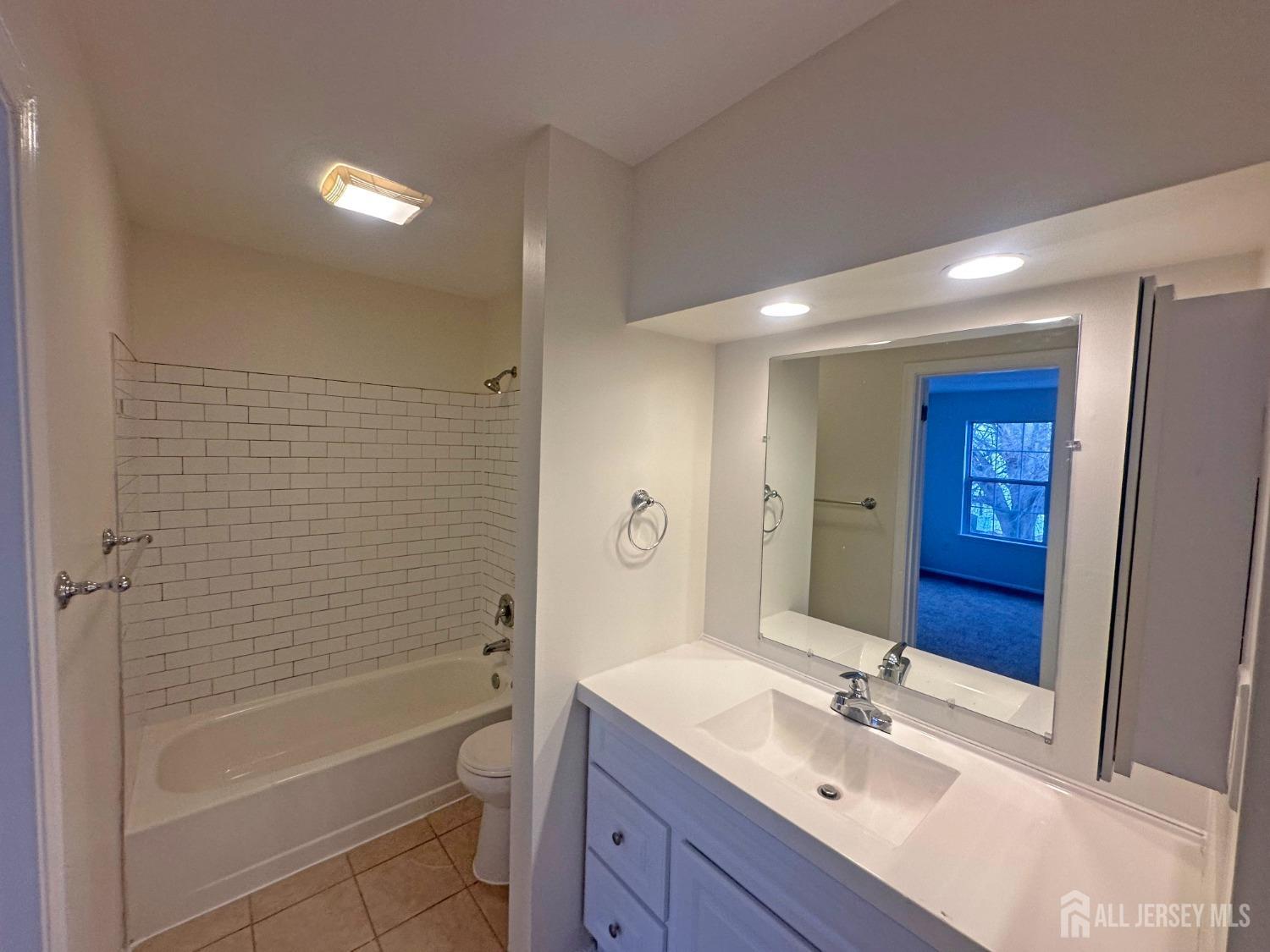 26 Almond Drive, Franklin, New Jersey image 13