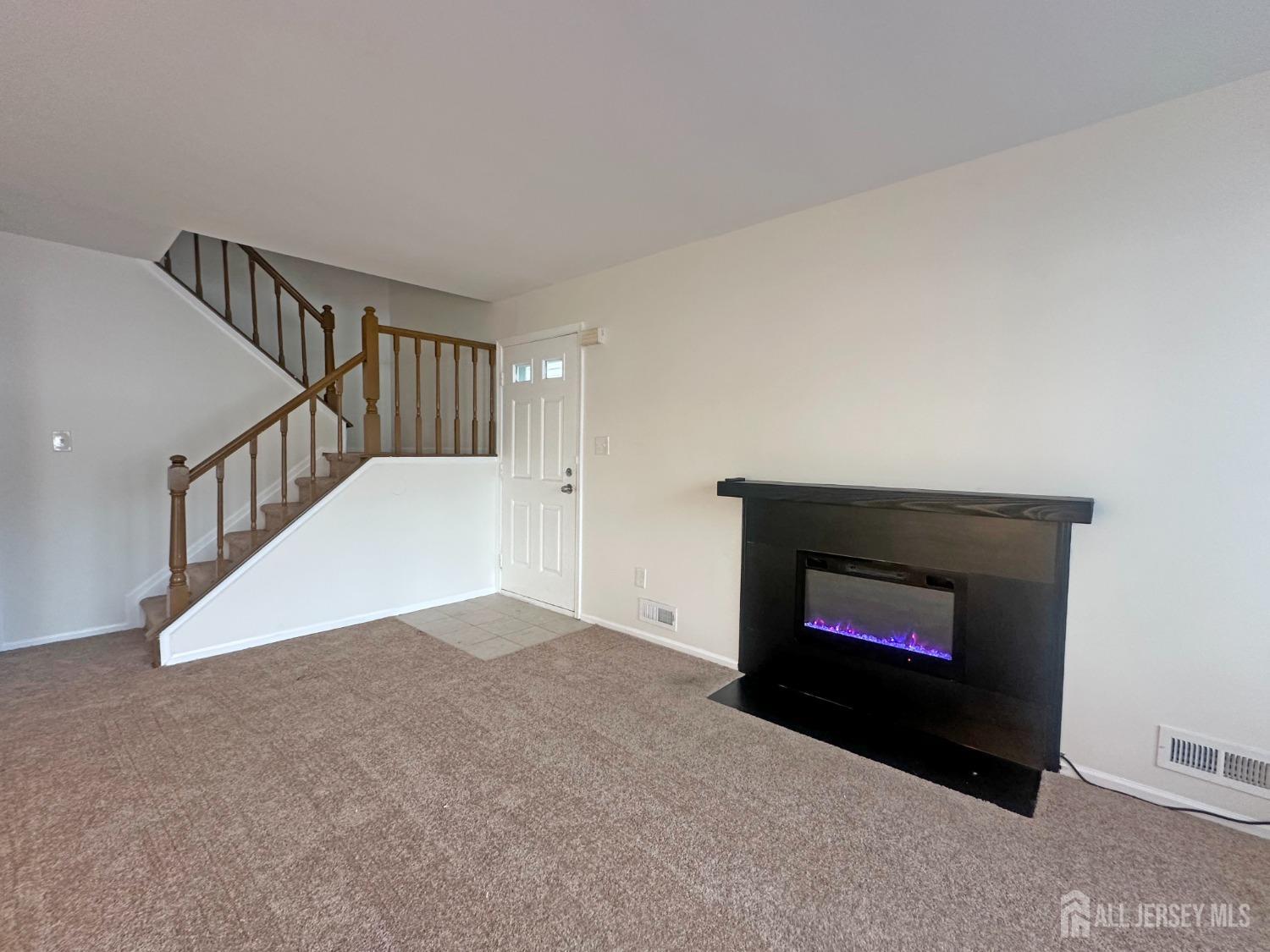 26 Almond Drive, Franklin, New Jersey image 9