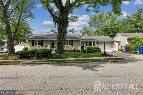 Homes For Sale - 127 Poplar Street<br/> Middlesex County, Fords, NJ 08863