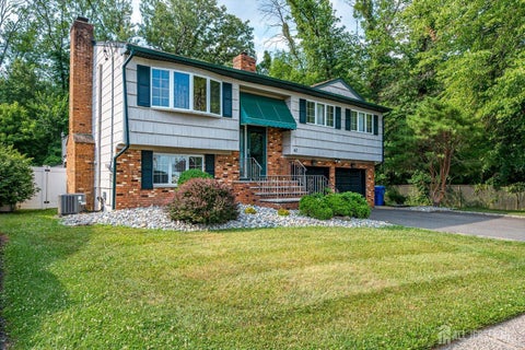 Homes For Rent - 40 Winding Road<br/> Middlesex County, Iselin, NJ 08830
