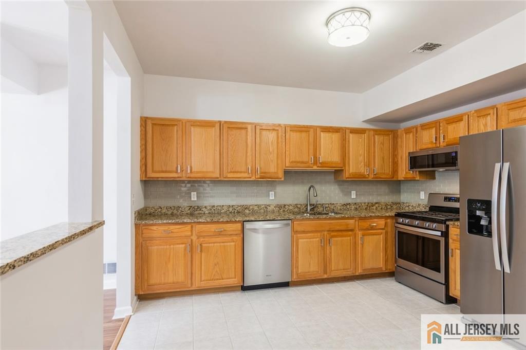 199 Pinelli Drive, Piscataway, New Jersey image 10