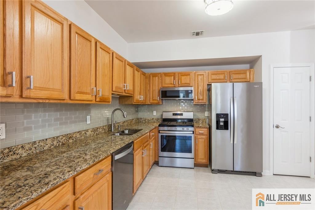 199 Pinelli Drive, Piscataway, New Jersey image 11