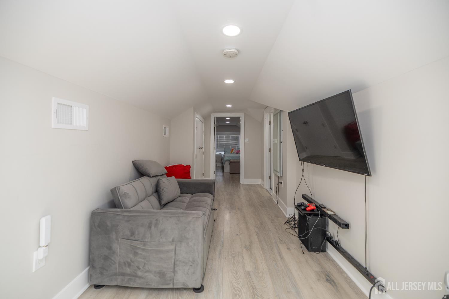 118 Holly Street, Port Reading, New Jersey image 18