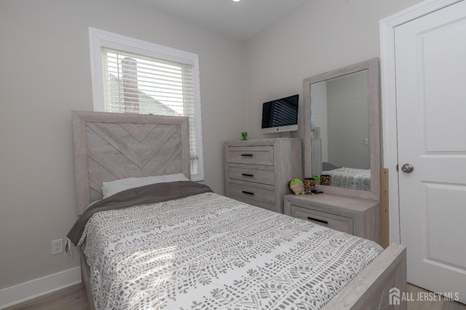 118 Holly Street, Port Reading, New Jersey image 17