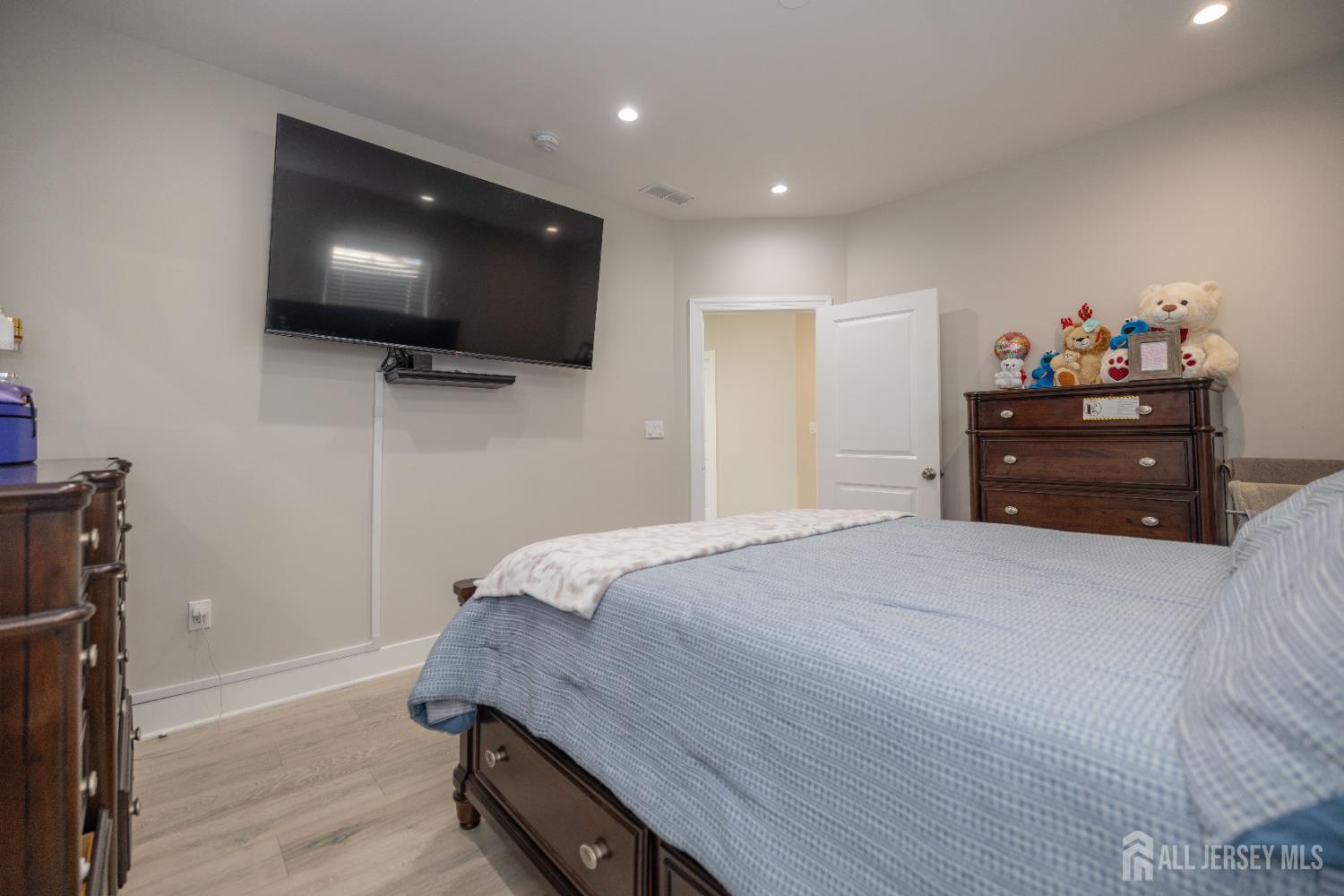 118 Holly Street, Port Reading, New Jersey image 15