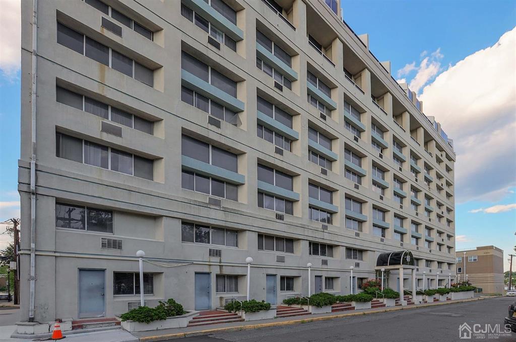 Photo 1 of 13 — 40 Fayette Street 32, Perth Amboy, NJ 08861