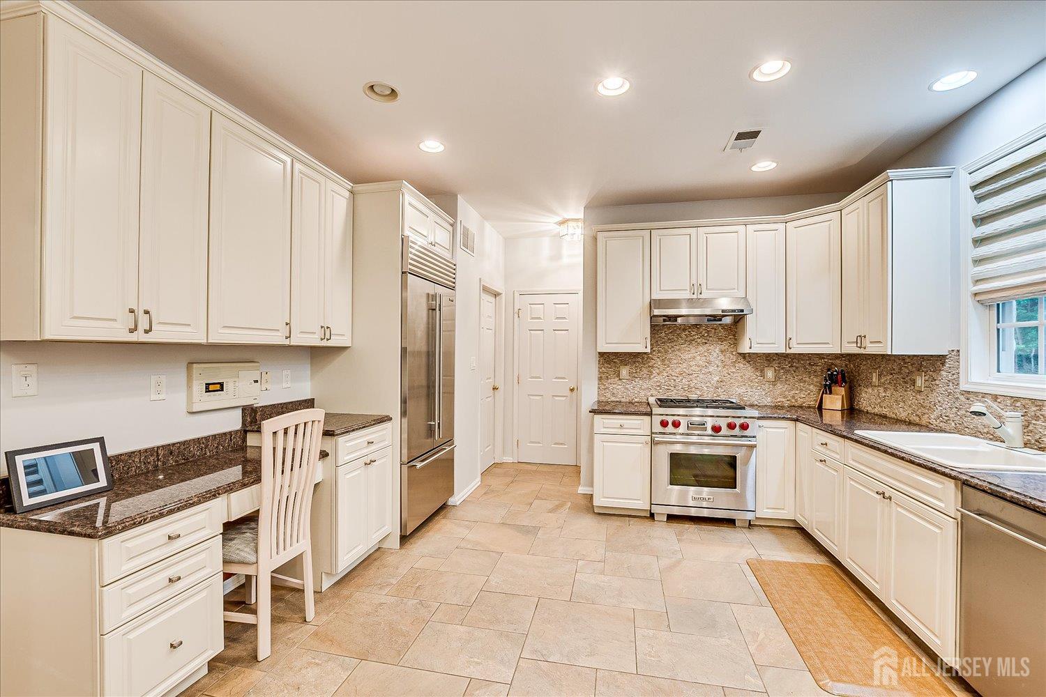 35 Fabiszewski Way, Parlin, New Jersey image 24