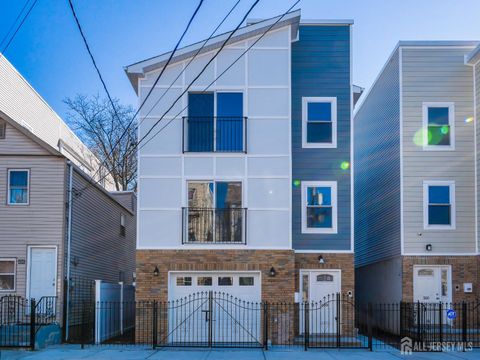 Apartment For Rent - 496 So. 18th Street #2<br/> Newark, NJ 07103