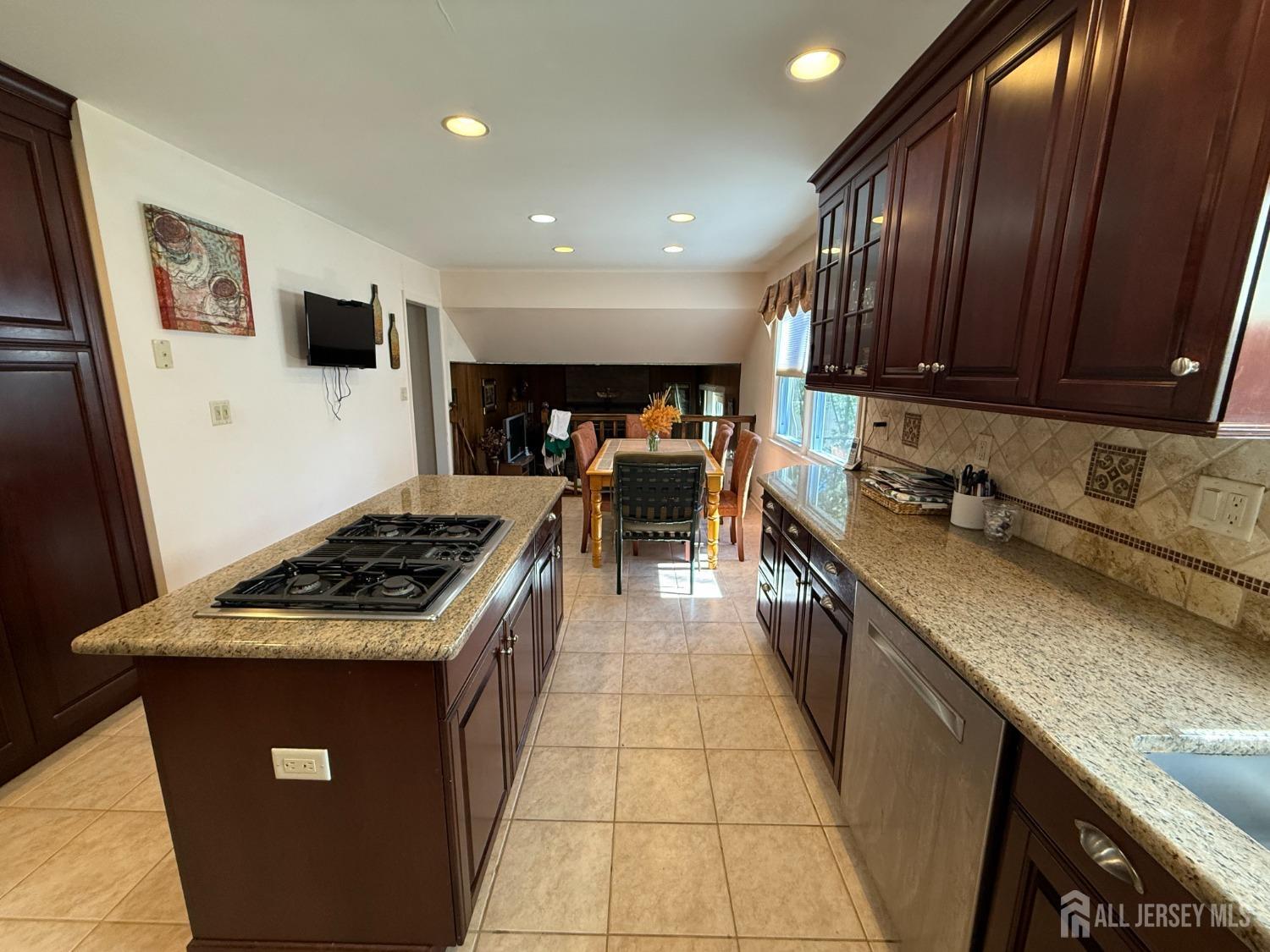 93 Tall Oaks Drive, East Brunswick, New Jersey image 12