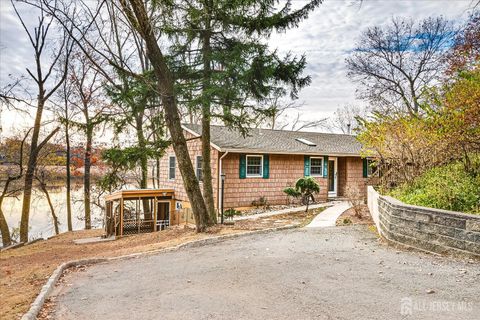 Homes For Rent - 23 Cardownie Street<br/> Edison, NJ 08817