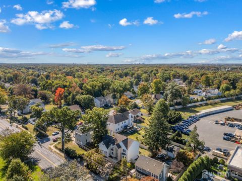 Featured picture for the property 2504858R