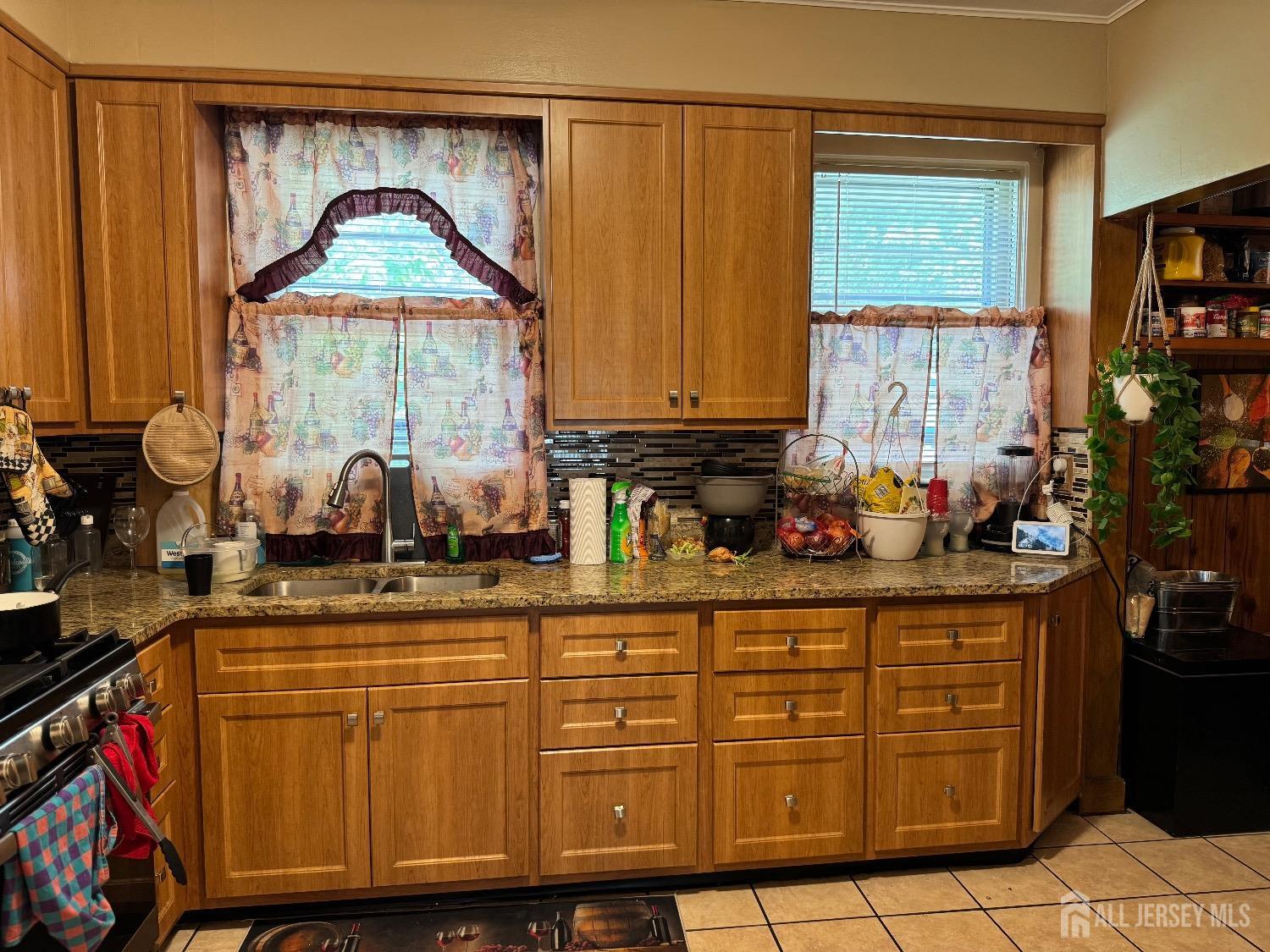 77 Coolidge Street, Irvington, New Jersey image 3