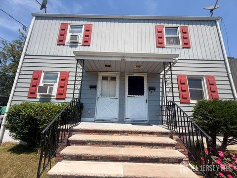 Multifamily For Sale - 40-42 Moffett Street<br/> Middlesex County, Fords, NJ 08863