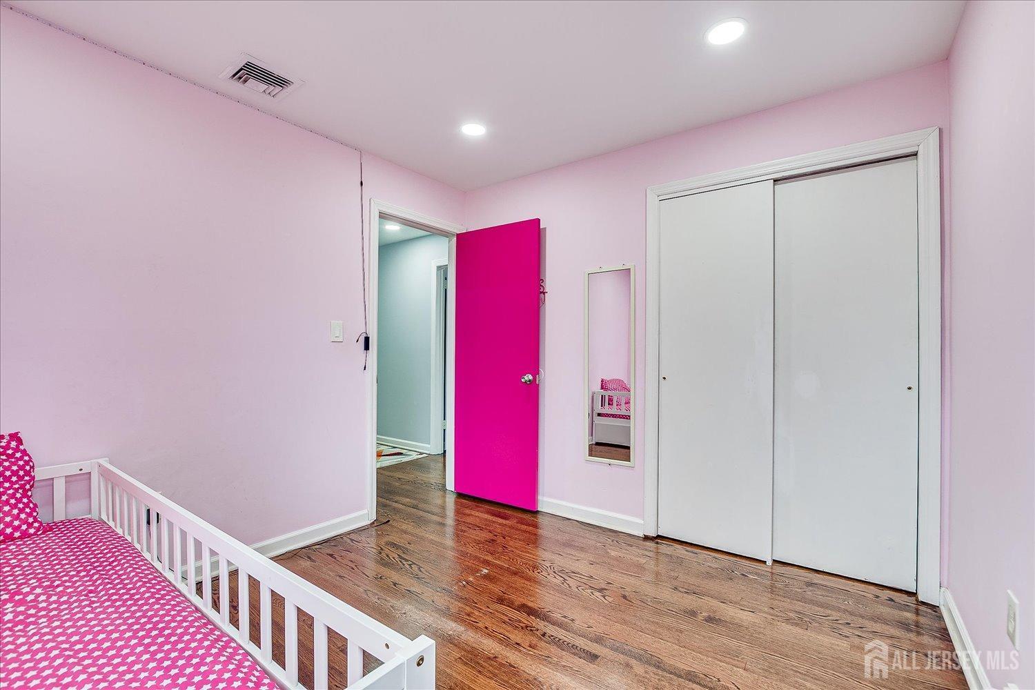 149 Vineyard Road, Edison, New Jersey image 22