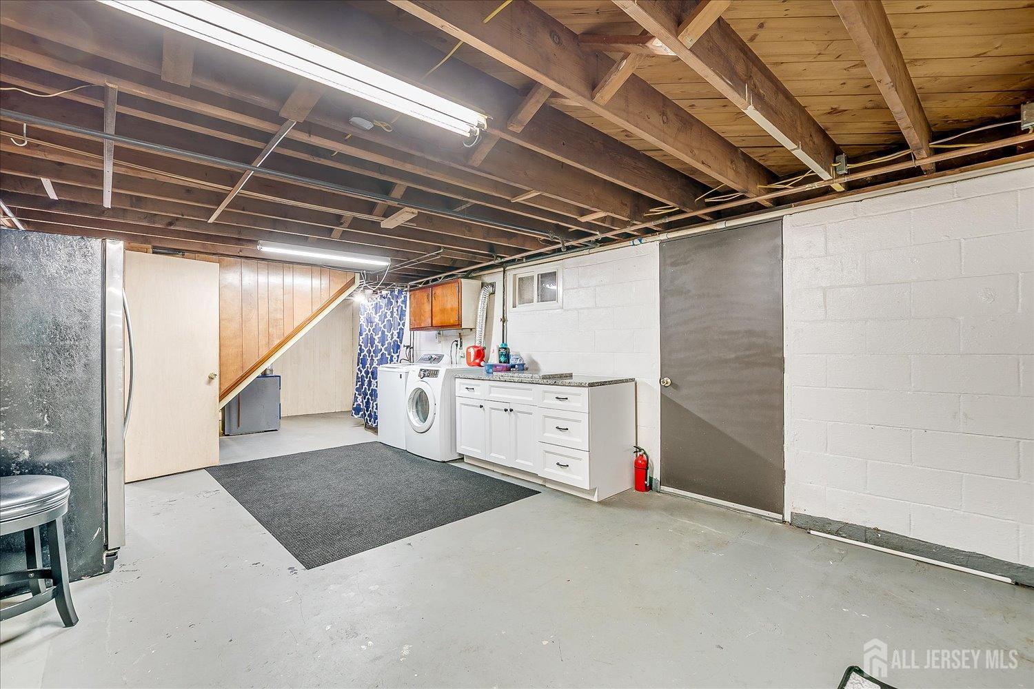 149 Vineyard Road, Edison, New Jersey image 35