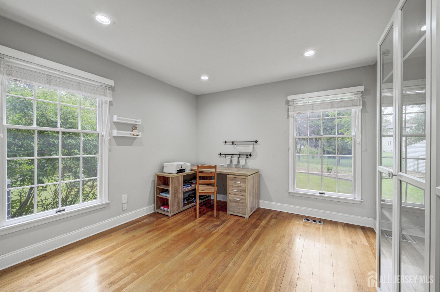 Plainsboro, New Jersey, 08536, United States, 5 Bedrooms Bedrooms, ,3 BathroomsBathrooms,Residential,Active,2036014