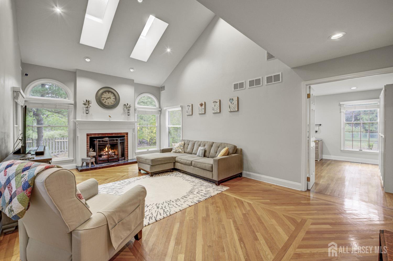 Plainsboro, New Jersey, 08536, United States, 5 Bedrooms Bedrooms, ,3 BathroomsBathrooms,Residential,Active,2036014