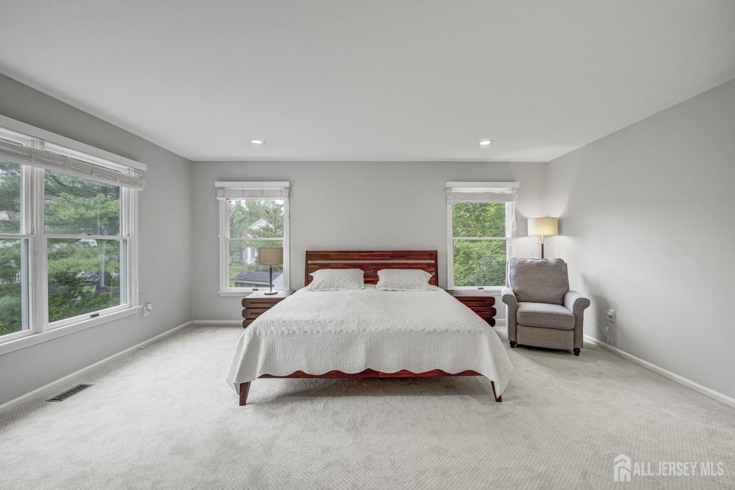 Plainsboro, New Jersey, 08536, United States, 5 Bedrooms Bedrooms, ,3 BathroomsBathrooms,Residential,Active,2036014