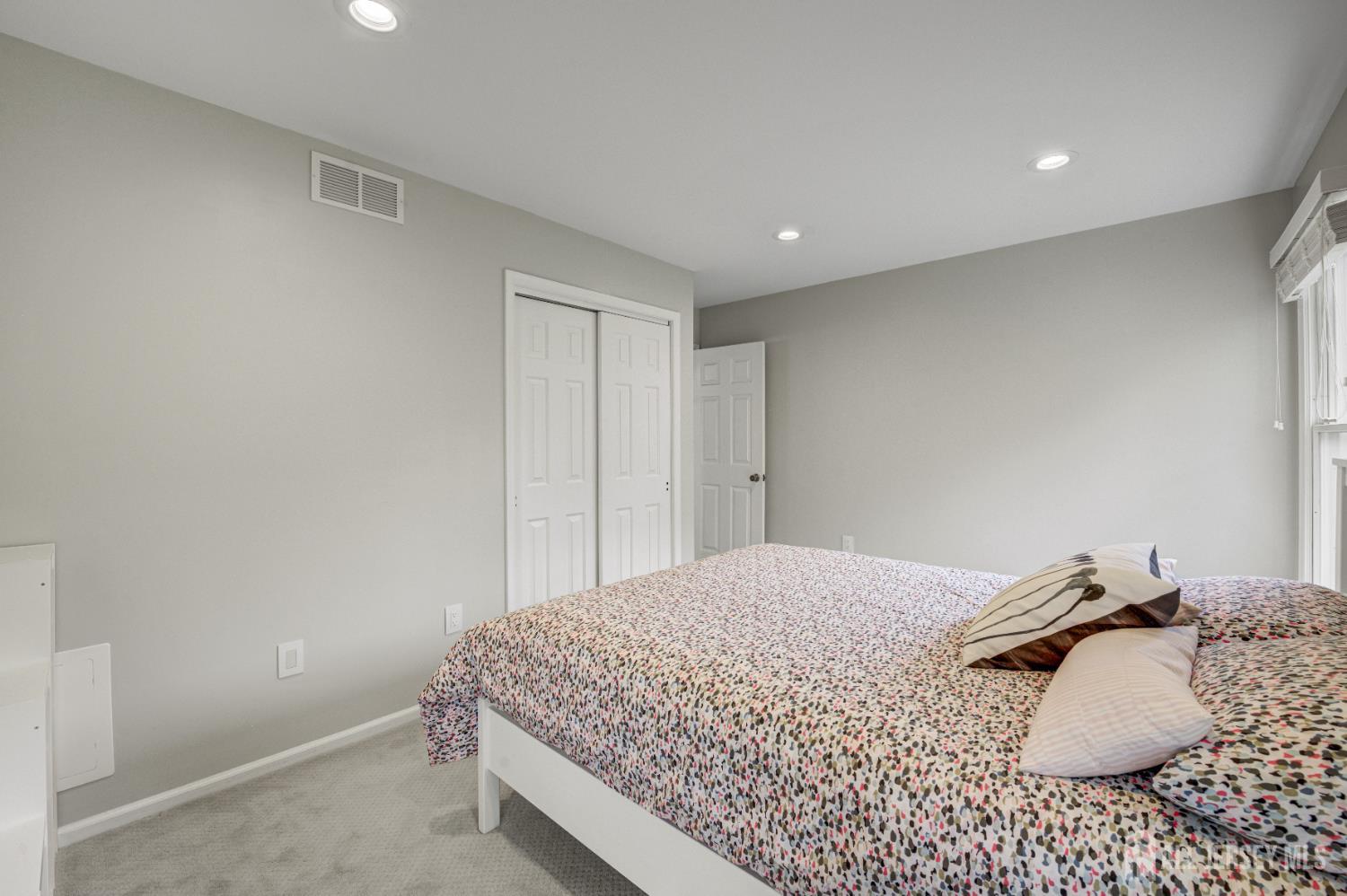 Plainsboro, New Jersey, 08536, United States, 5 Bedrooms Bedrooms, ,3 BathroomsBathrooms,Residential,Active,2036014