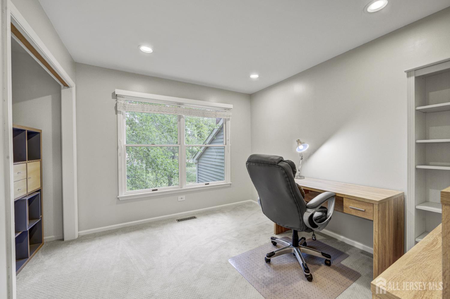 Plainsboro, New Jersey, 08536, United States, 5 Bedrooms Bedrooms, ,3 BathroomsBathrooms,Residential,Active,2036014