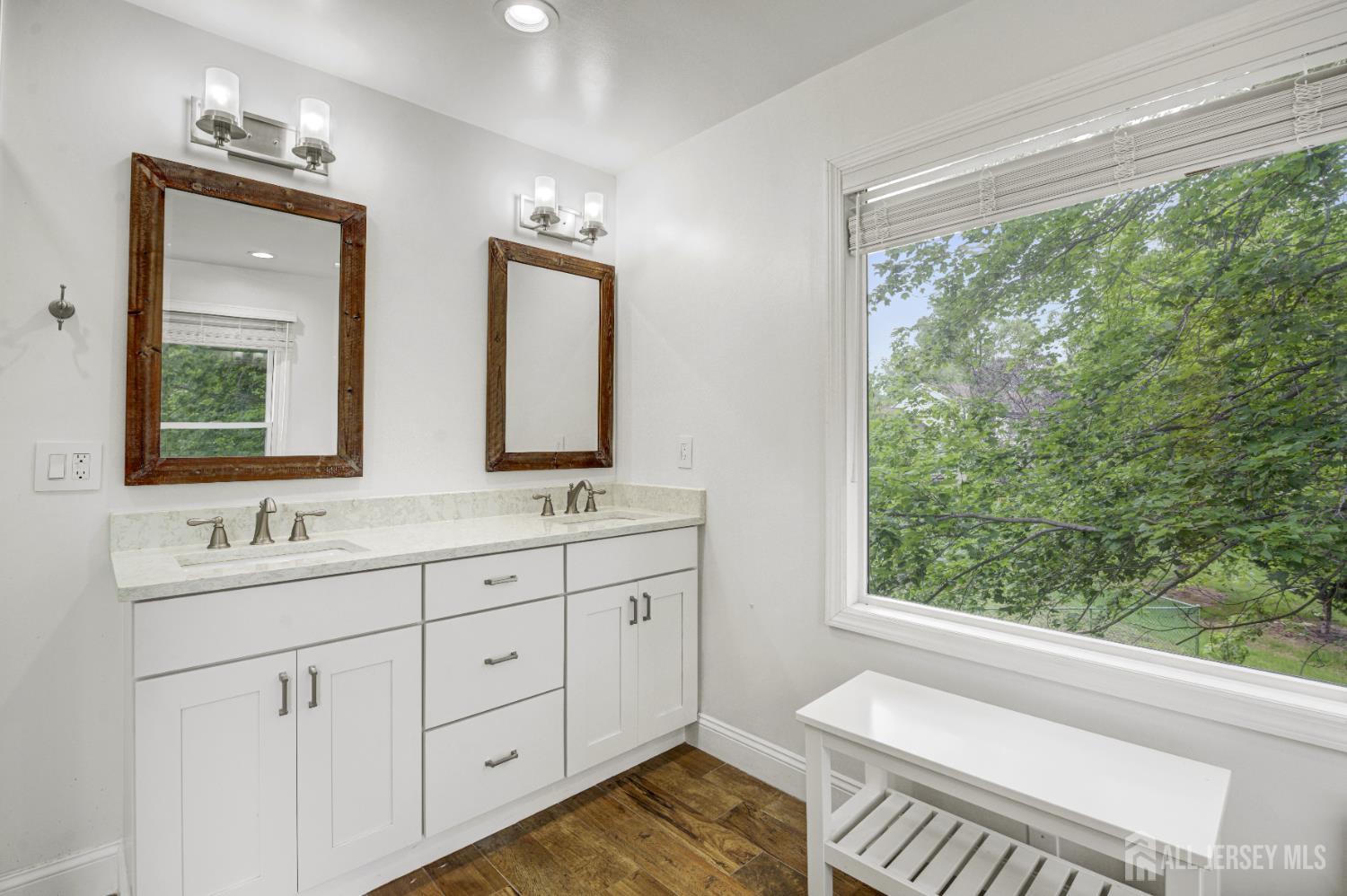Plainsboro, New Jersey, 08536, United States, 5 Bedrooms Bedrooms, ,3 BathroomsBathrooms,Residential,Active,2036014