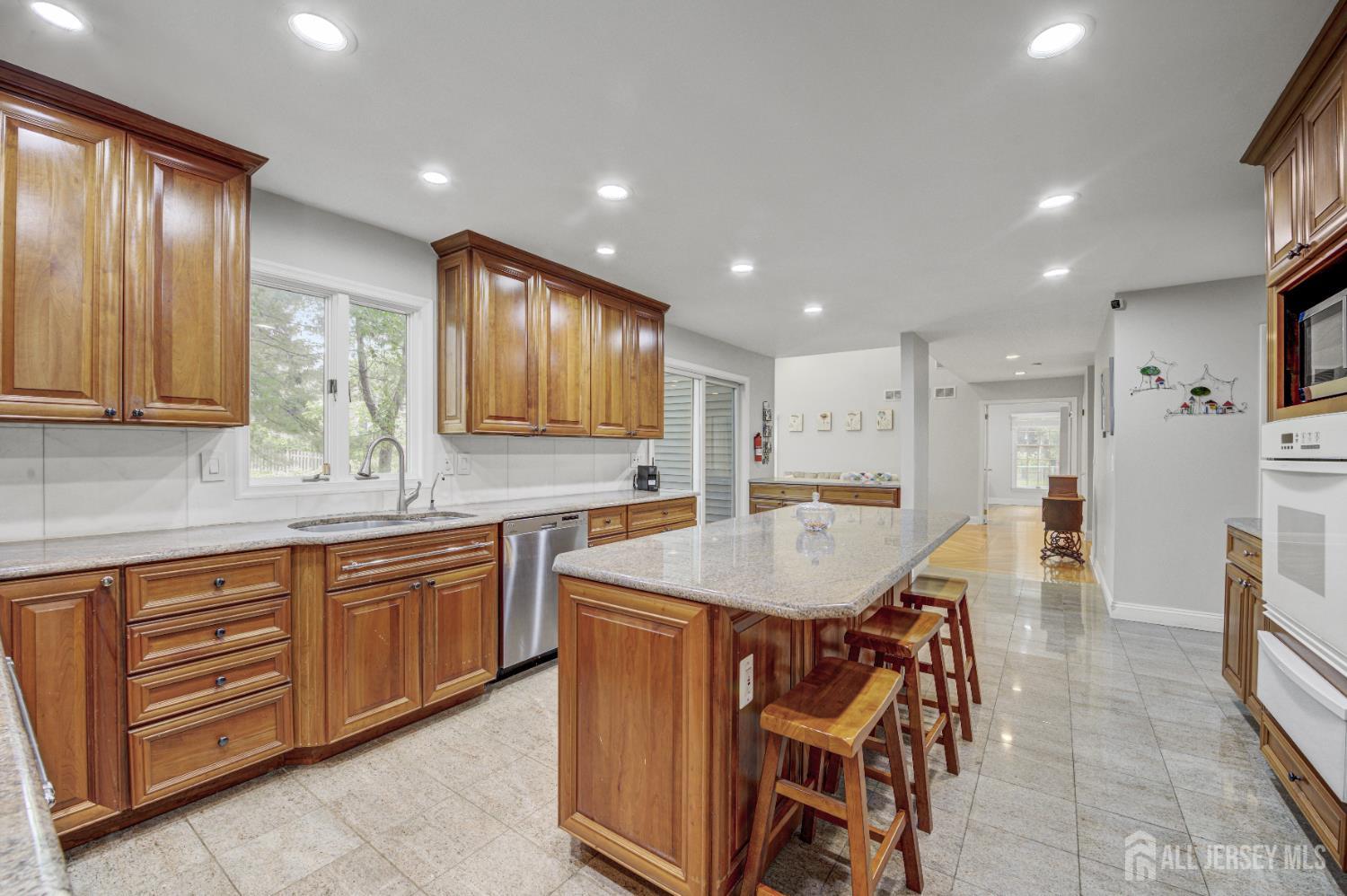 Plainsboro, New Jersey, 08536, United States, 5 Bedrooms Bedrooms, ,3 BathroomsBathrooms,Residential,Active,2036014