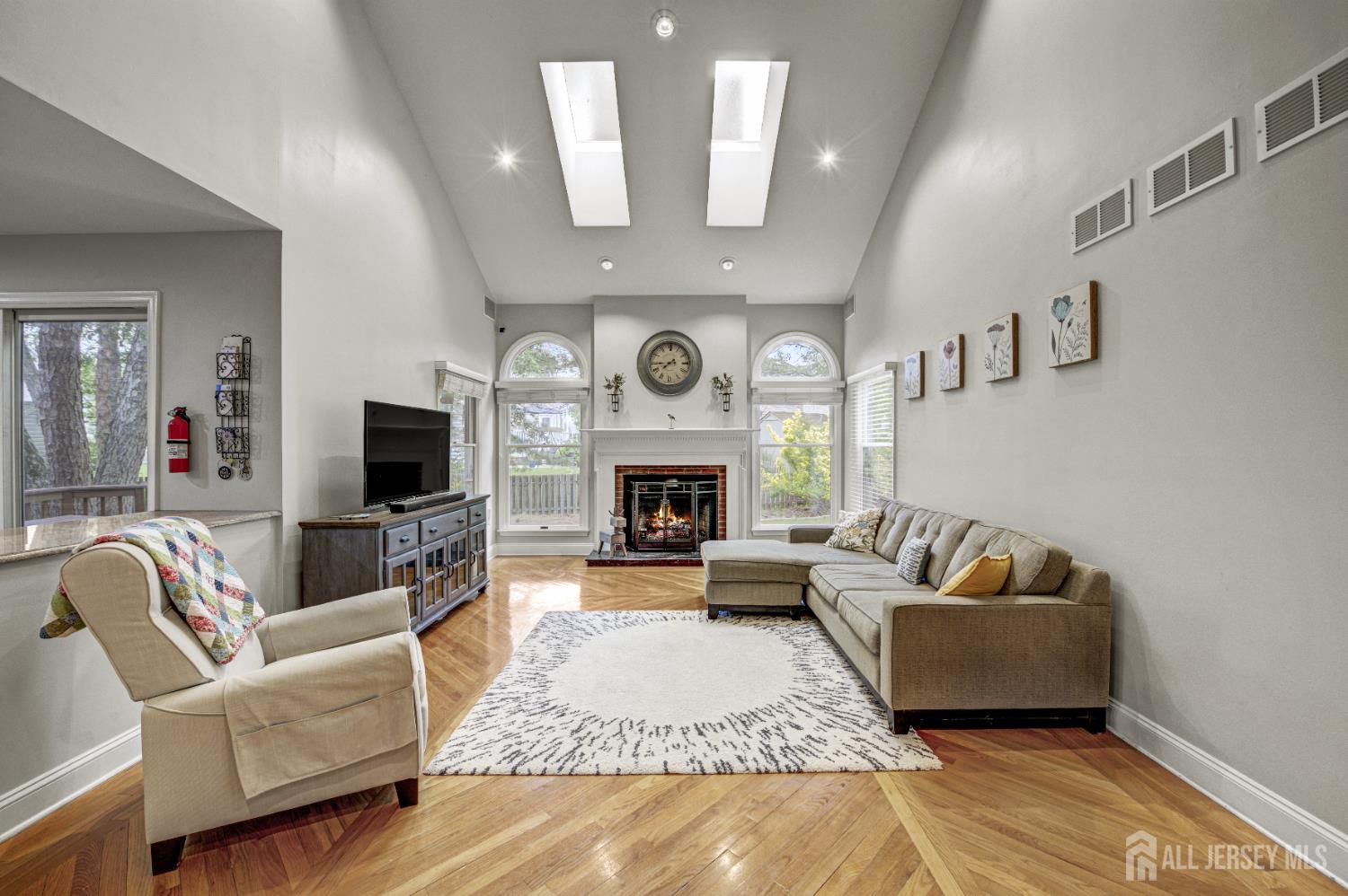 Plainsboro, New Jersey, 08536, United States, 5 Bedrooms Bedrooms, ,3 BathroomsBathrooms,Residential,Active,2036014
