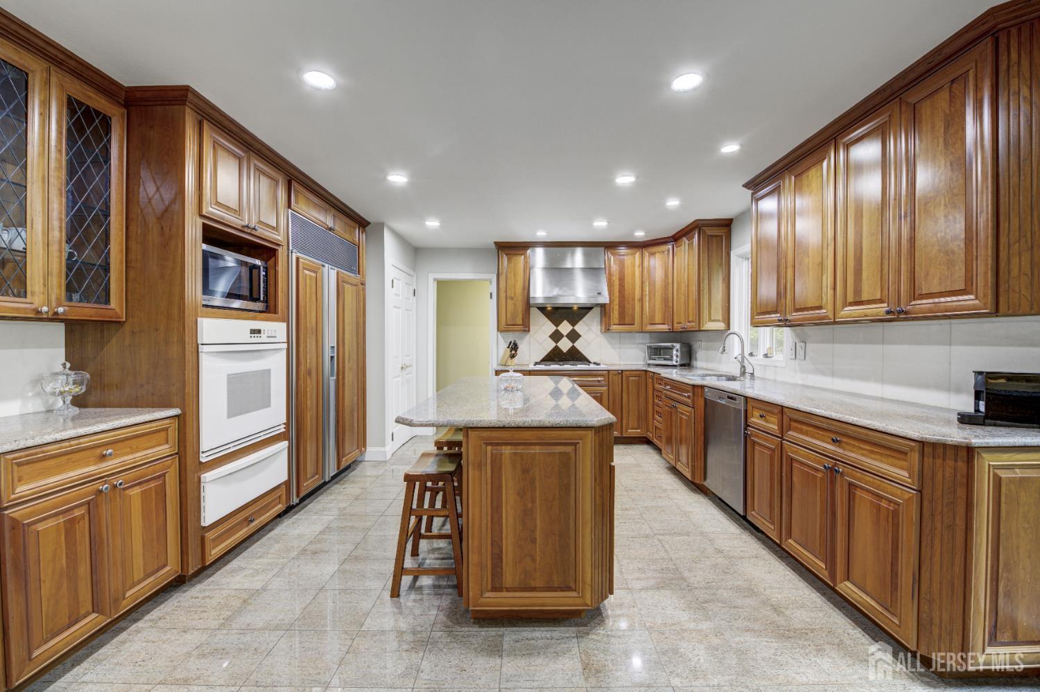 Plainsboro, New Jersey, 08536, United States, 5 Bedrooms Bedrooms, ,3 BathroomsBathrooms,Residential,Active,2036014