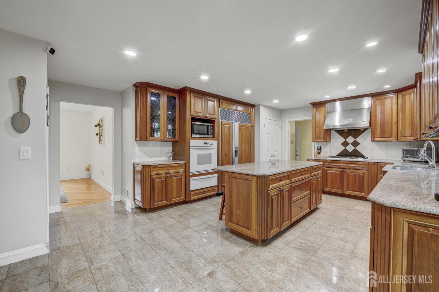 Plainsboro, New Jersey, 08536, United States, 5 Bedrooms Bedrooms, ,3 BathroomsBathrooms,Residential,Active,2036014