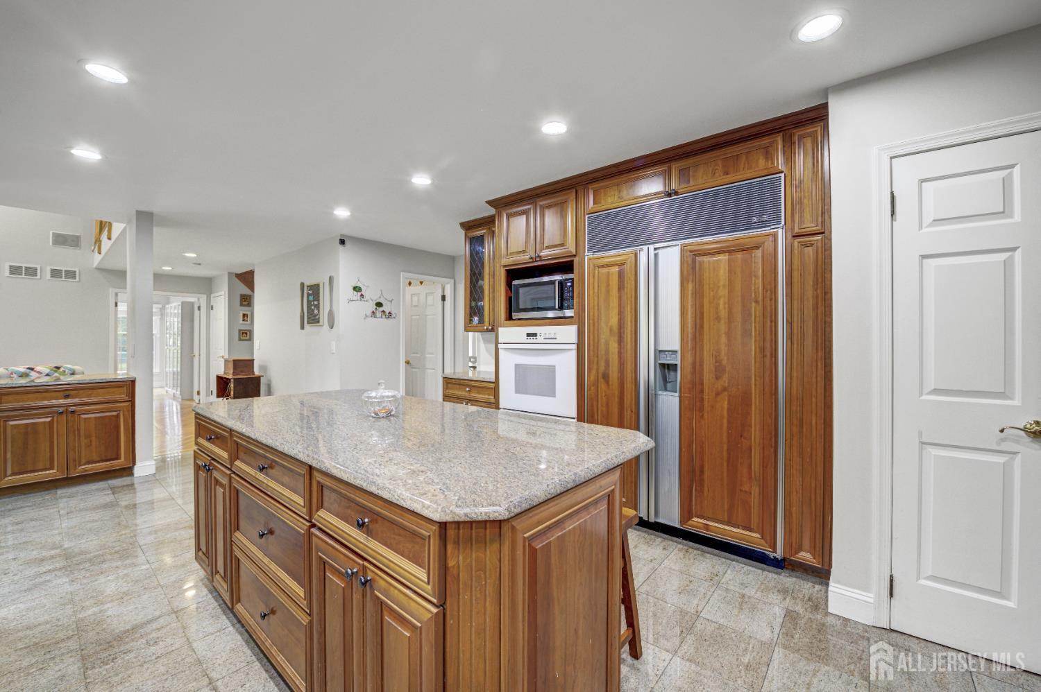 Plainsboro, New Jersey, 08536, United States, 5 Bedrooms Bedrooms, ,3 BathroomsBathrooms,Residential,Active,2036014