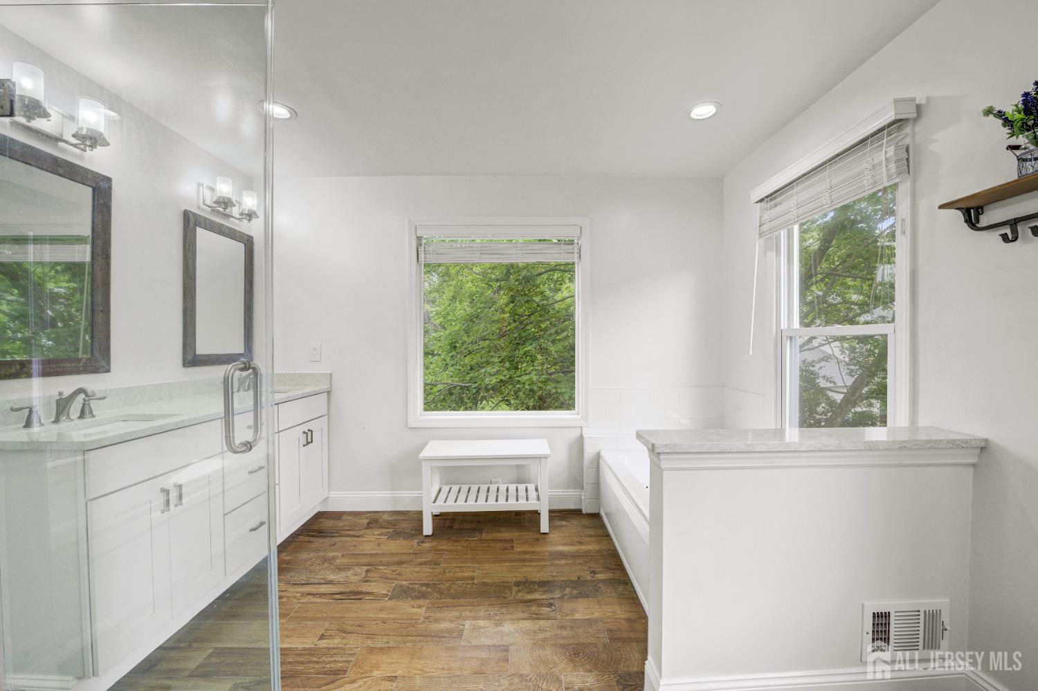 Plainsboro, New Jersey, 08536, United States, 5 Bedrooms Bedrooms, ,3 BathroomsBathrooms,Residential,Active,2036014