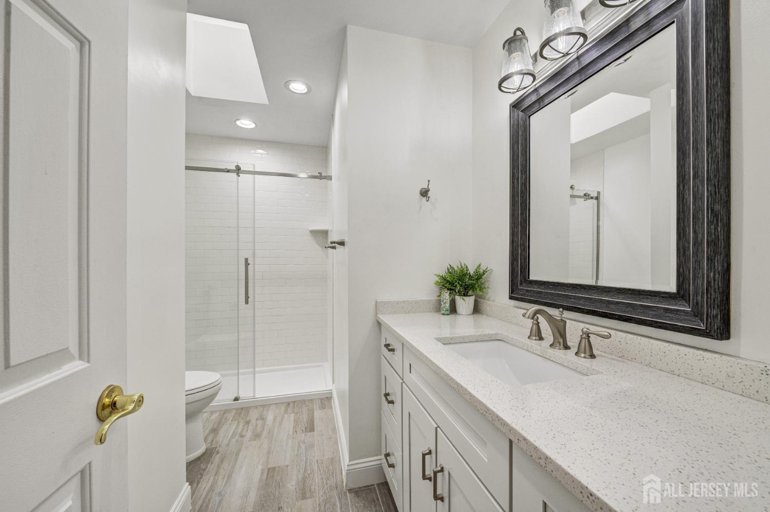 Plainsboro, New Jersey, 08536, United States, 5 Bedrooms Bedrooms, ,3 BathroomsBathrooms,Residential,Active,2036014