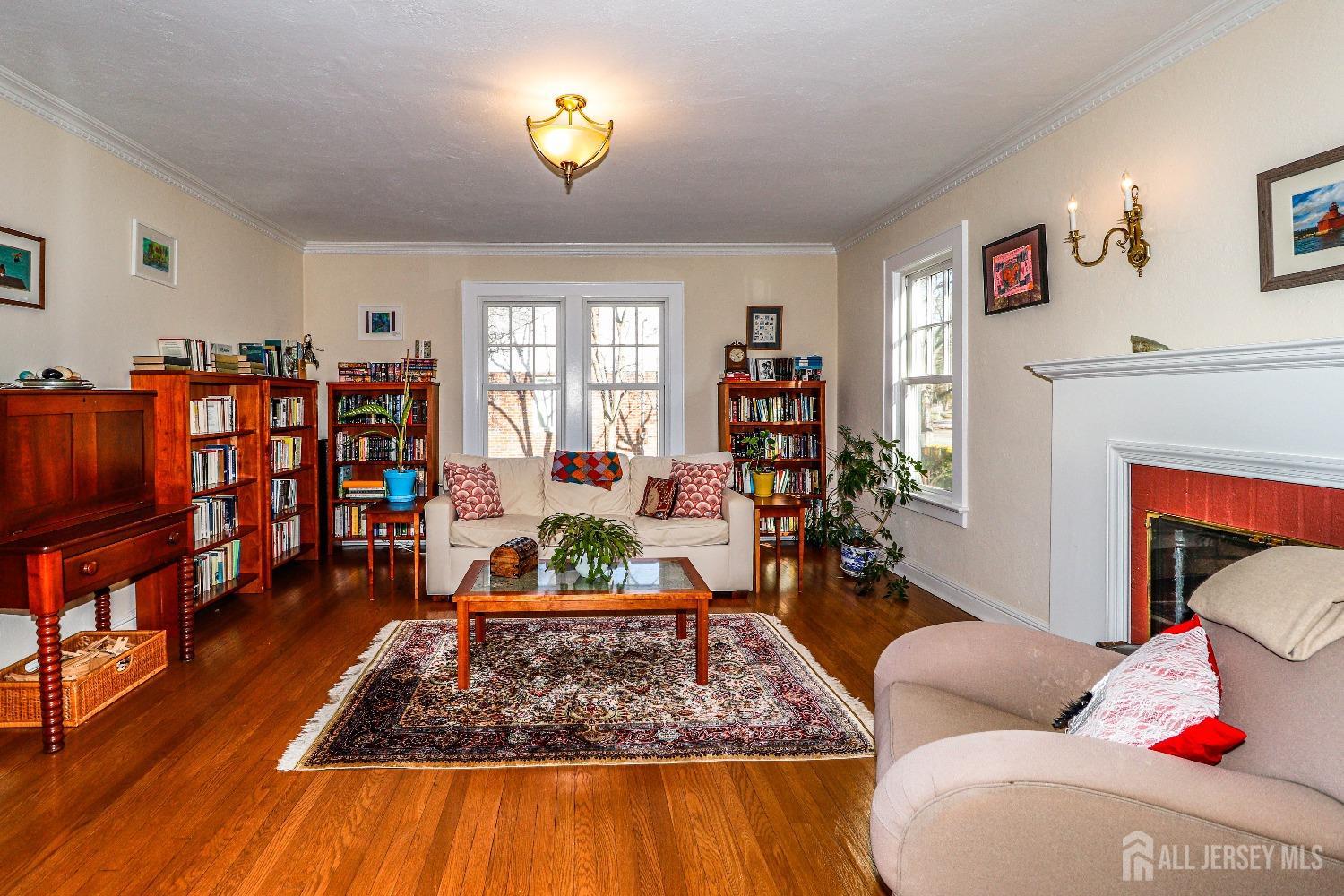 39 Clarendon Court, Metuchen, New Jersey image 6