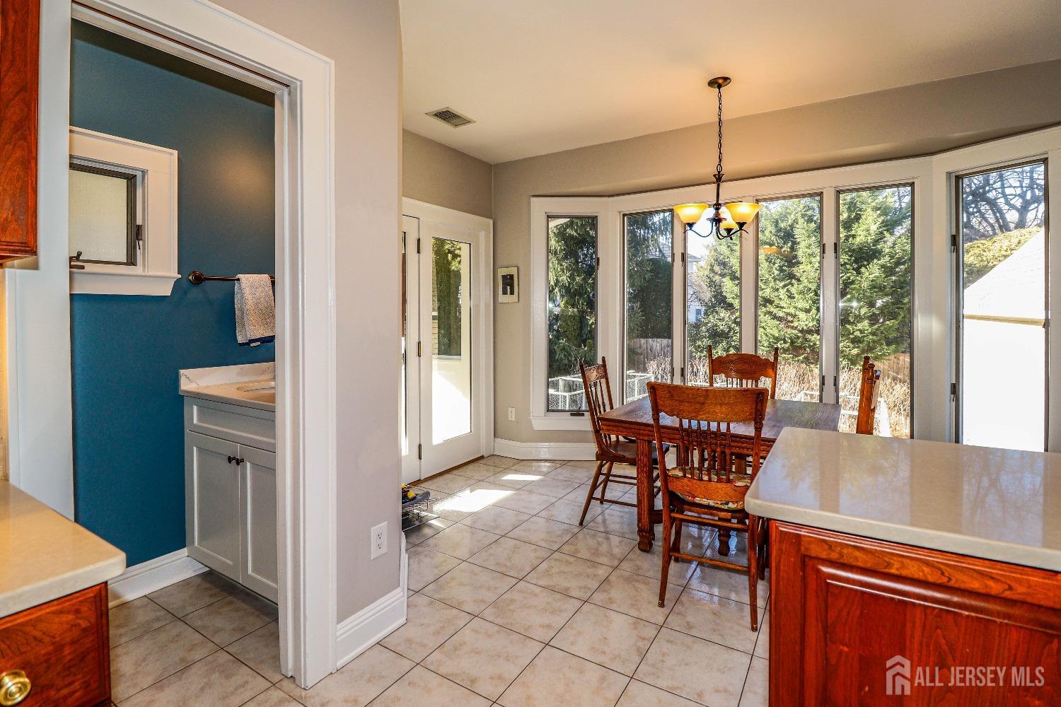 39 Clarendon Court, Metuchen, New Jersey image 14