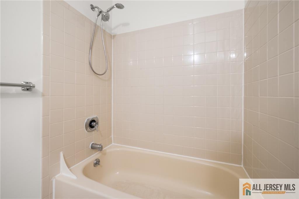 533 Norwich Court #2533, Piscataway, New Jersey image 25