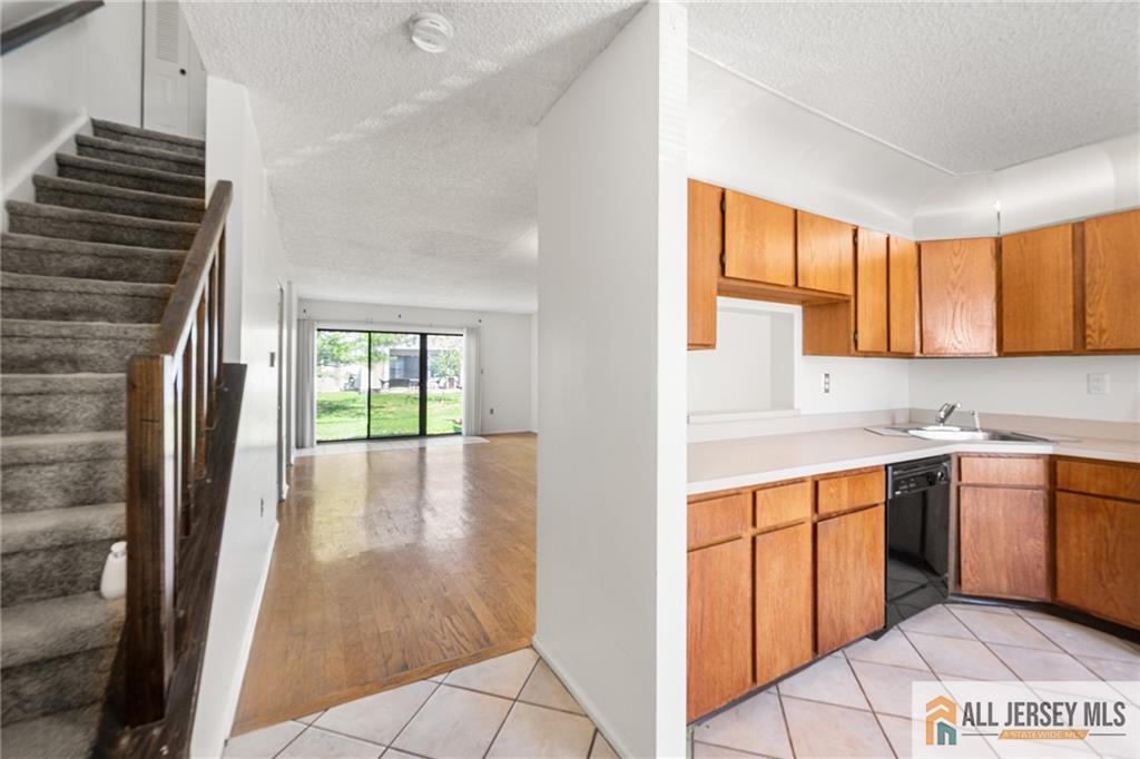 533 Norwich Court #2533, Piscataway, New Jersey image 4