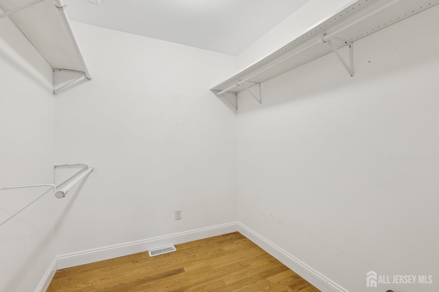 364 Grandview Avenue, Piscataway, New Jersey image 25