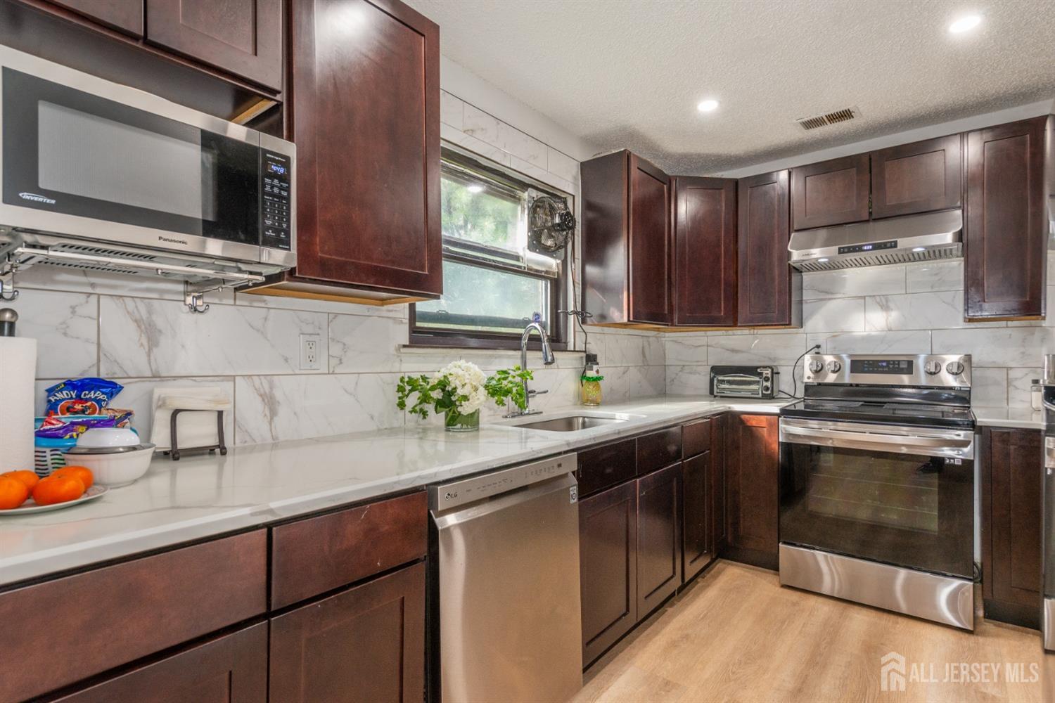 1133 N Livingston Avenue #14, North Brunswick, New Jersey image 8