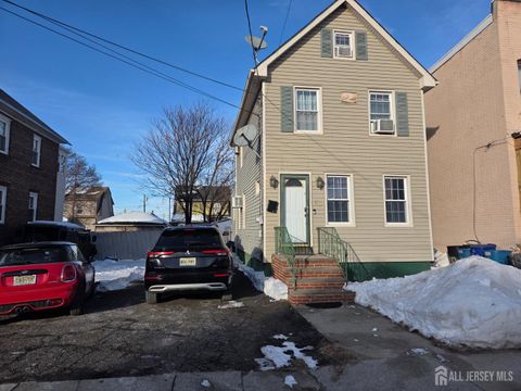 Homes For Sale - 20 Lincoln Avenue<br/> Carteret, NJ 07008