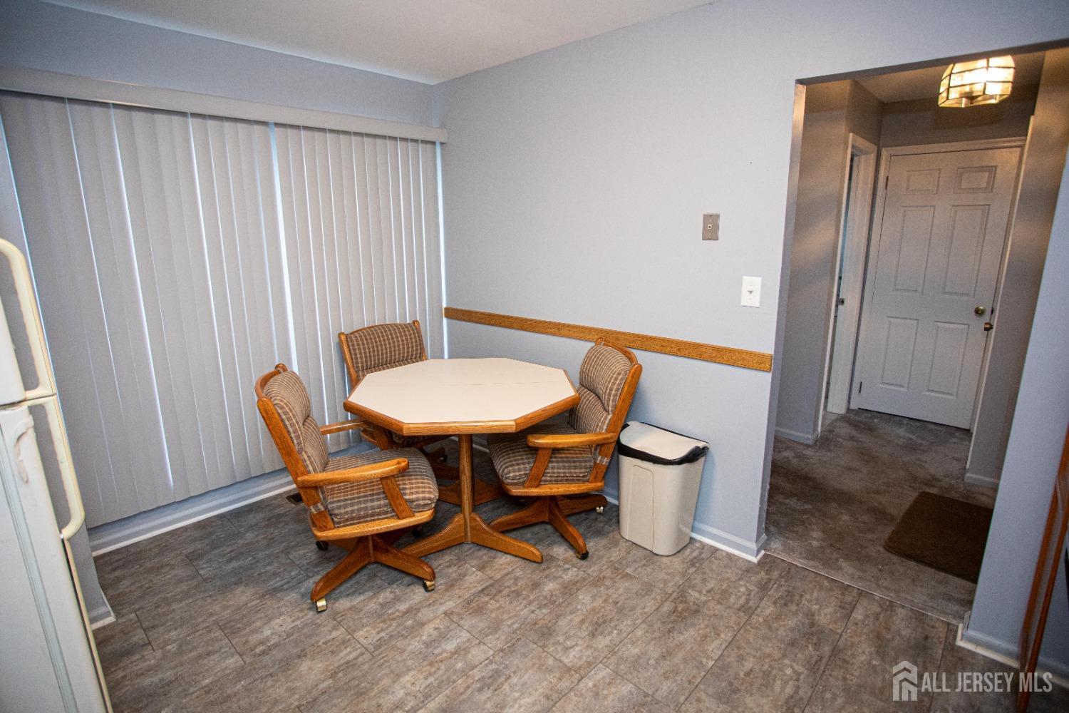 102 Timber Oaks Road, Edison, New Jersey image 12