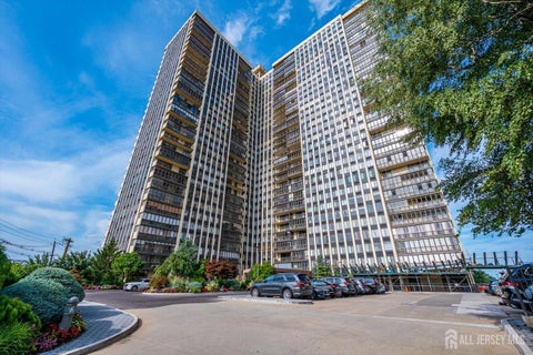 Condo For Sale - 300 Winston Drive #C2912<br/> Bergen County, Cliffside Park, NJ 07010