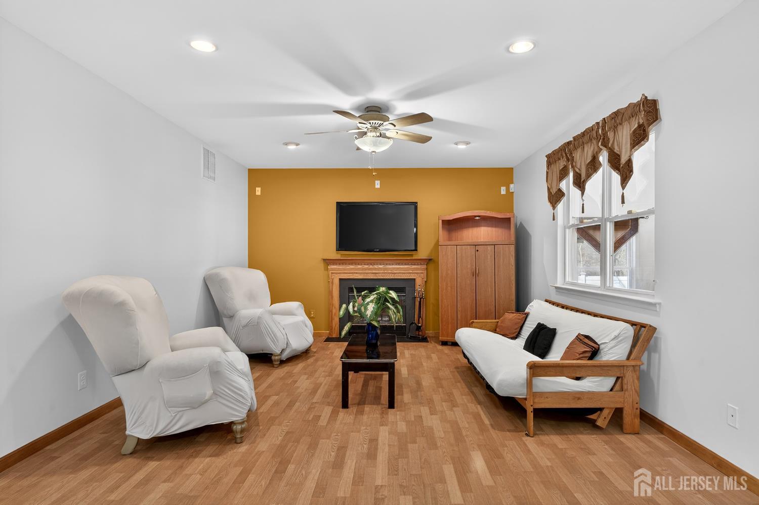 Old Bridge, New Jersey, 08857, United States, 4 Bedrooms Bedrooms, ,3 BathroomsBathrooms,Residential,Active,2030084