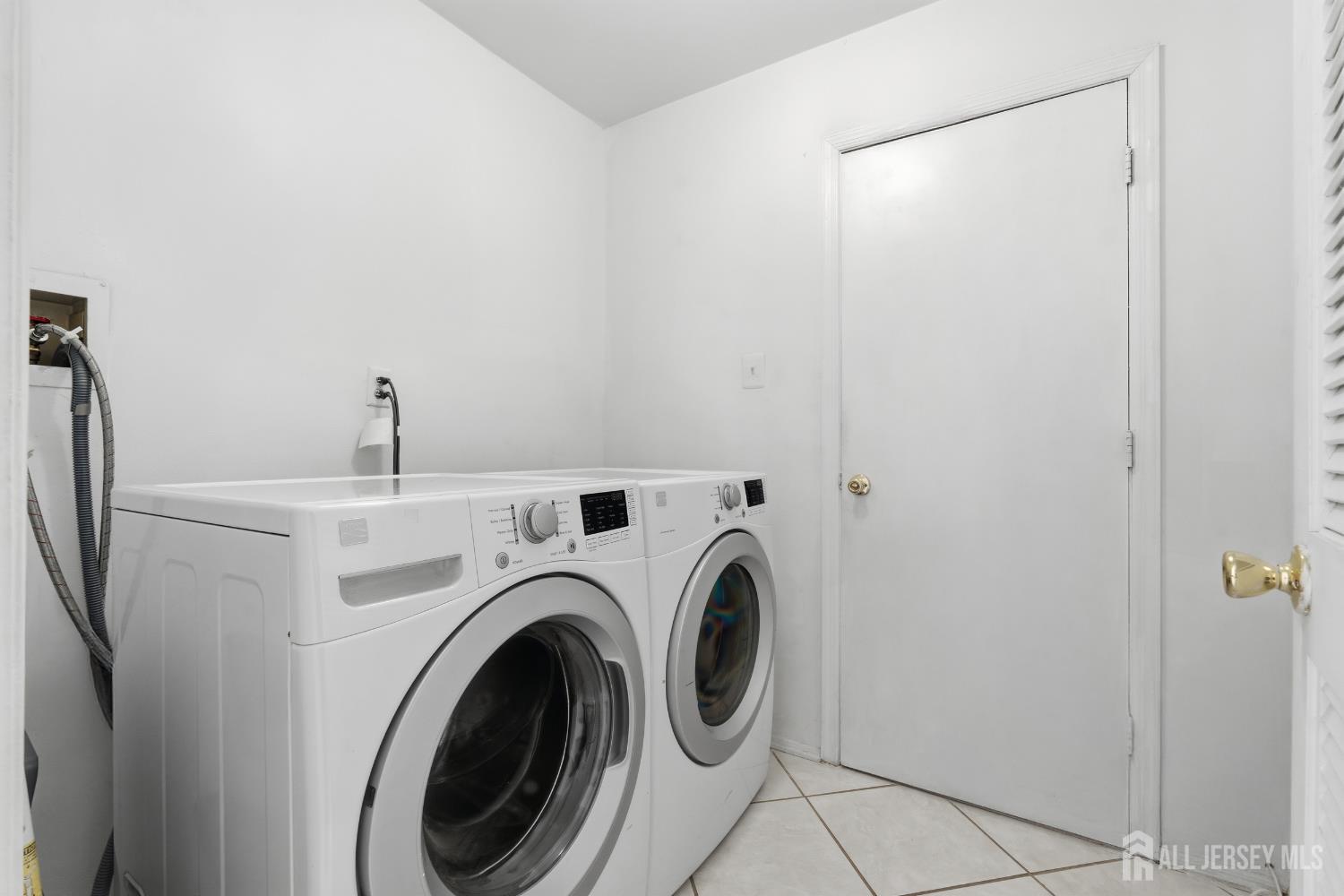 Old Bridge, New Jersey, 08857, United States, 4 Bedrooms Bedrooms, ,3 BathroomsBathrooms,Residential,Active,2030084