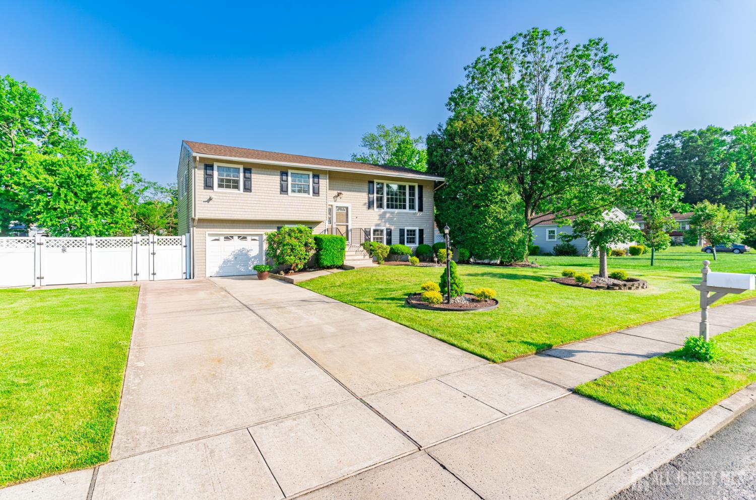 1682 Taylor Drive, North Brunswick, New Jersey image 3