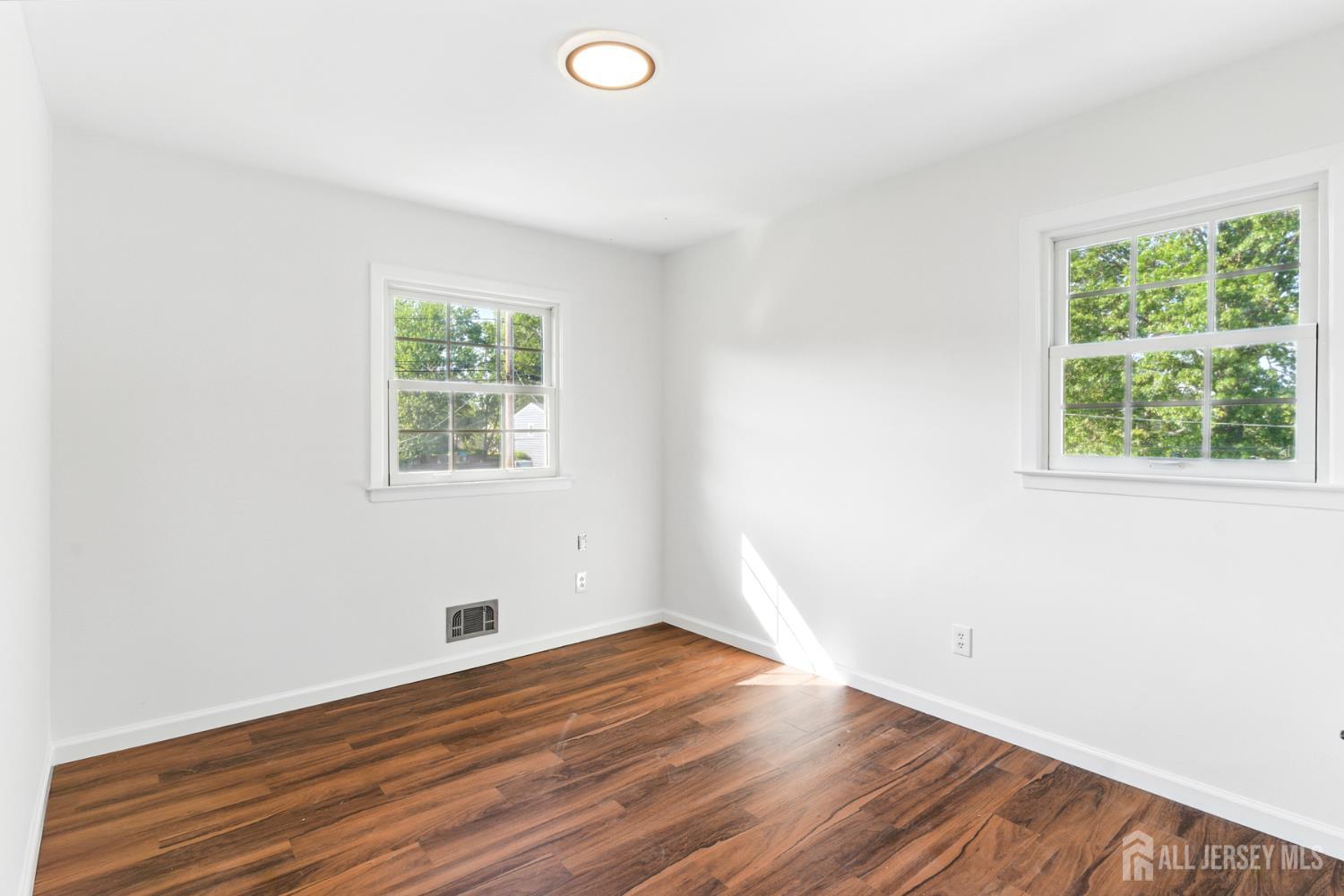 1682 Taylor Drive, North Brunswick, New Jersey image 35