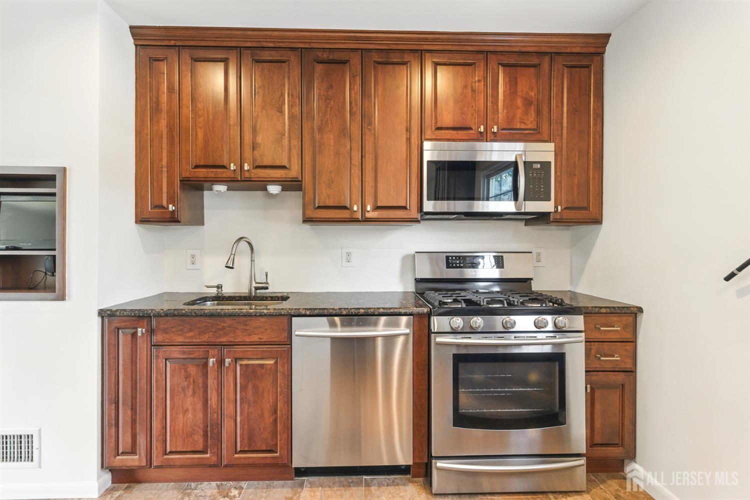 1682 Taylor Drive, North Brunswick, New Jersey image 26