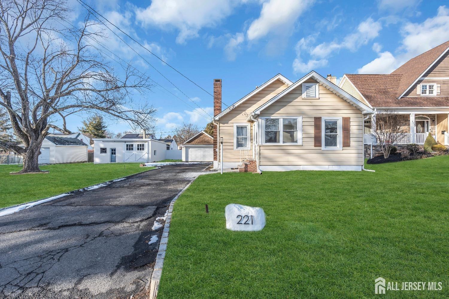 221 E Golf Avenue, South Plainfield, New Jersey image 4