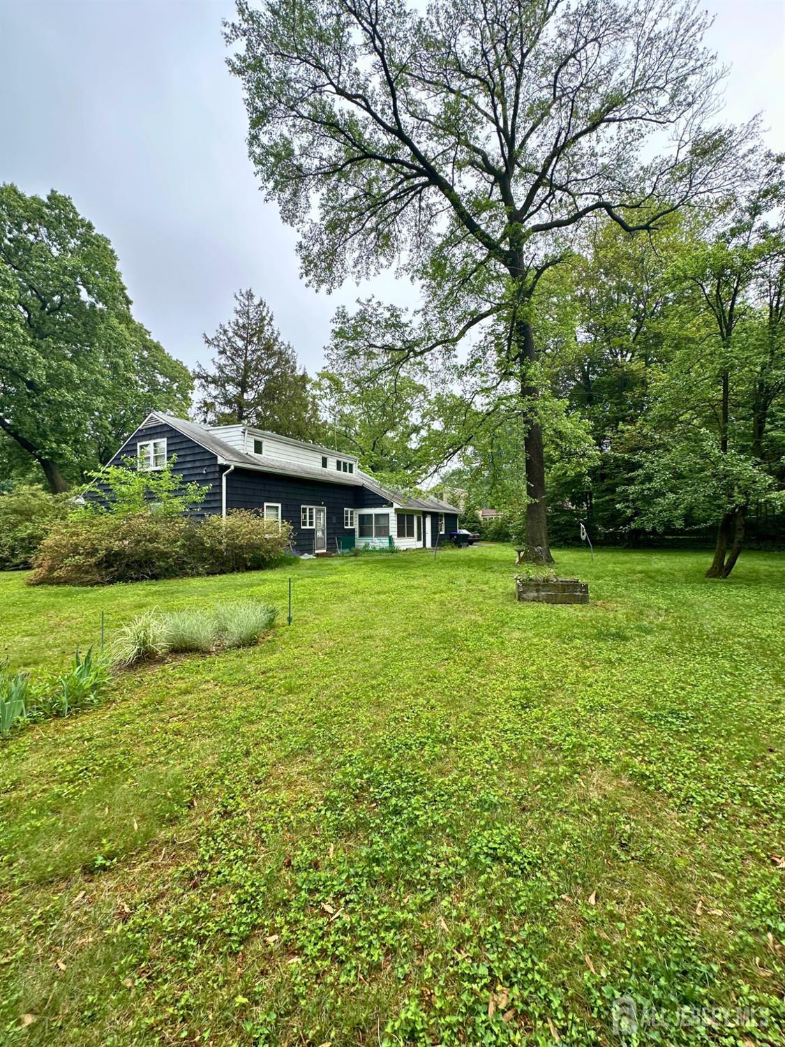 33 Lawrence Brook Drive, East Brunswick, New Jersey image 4