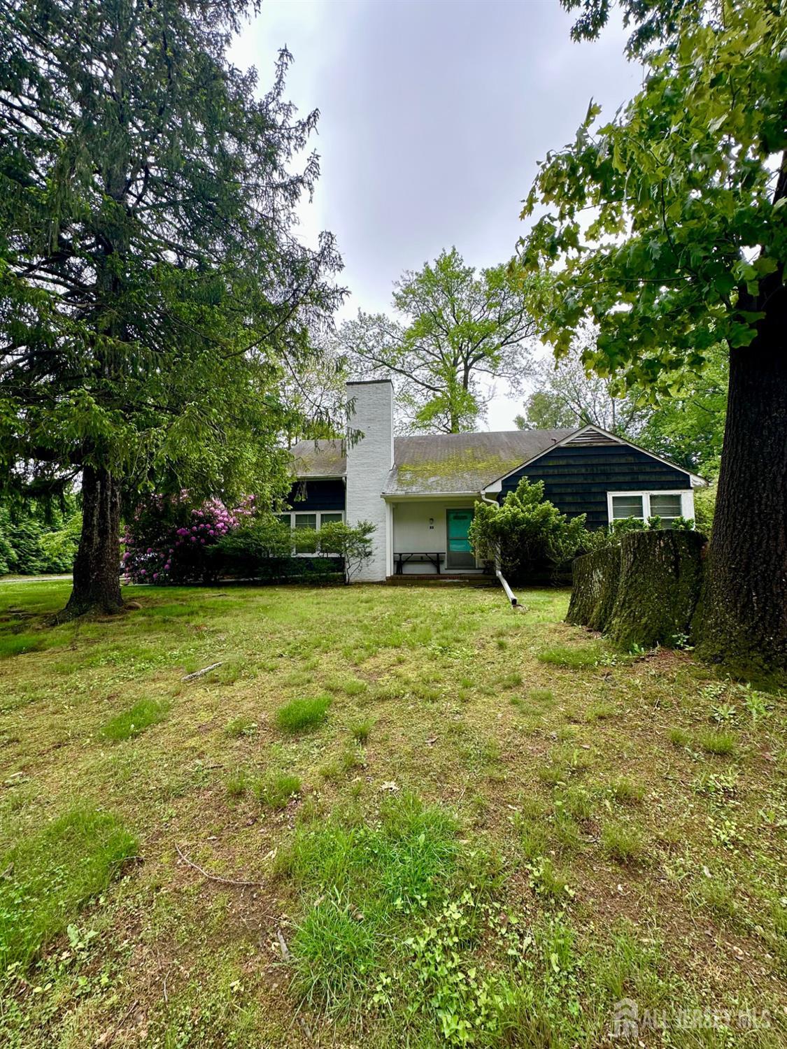 33 Lawrence Brook Drive, East Brunswick, New Jersey image 1