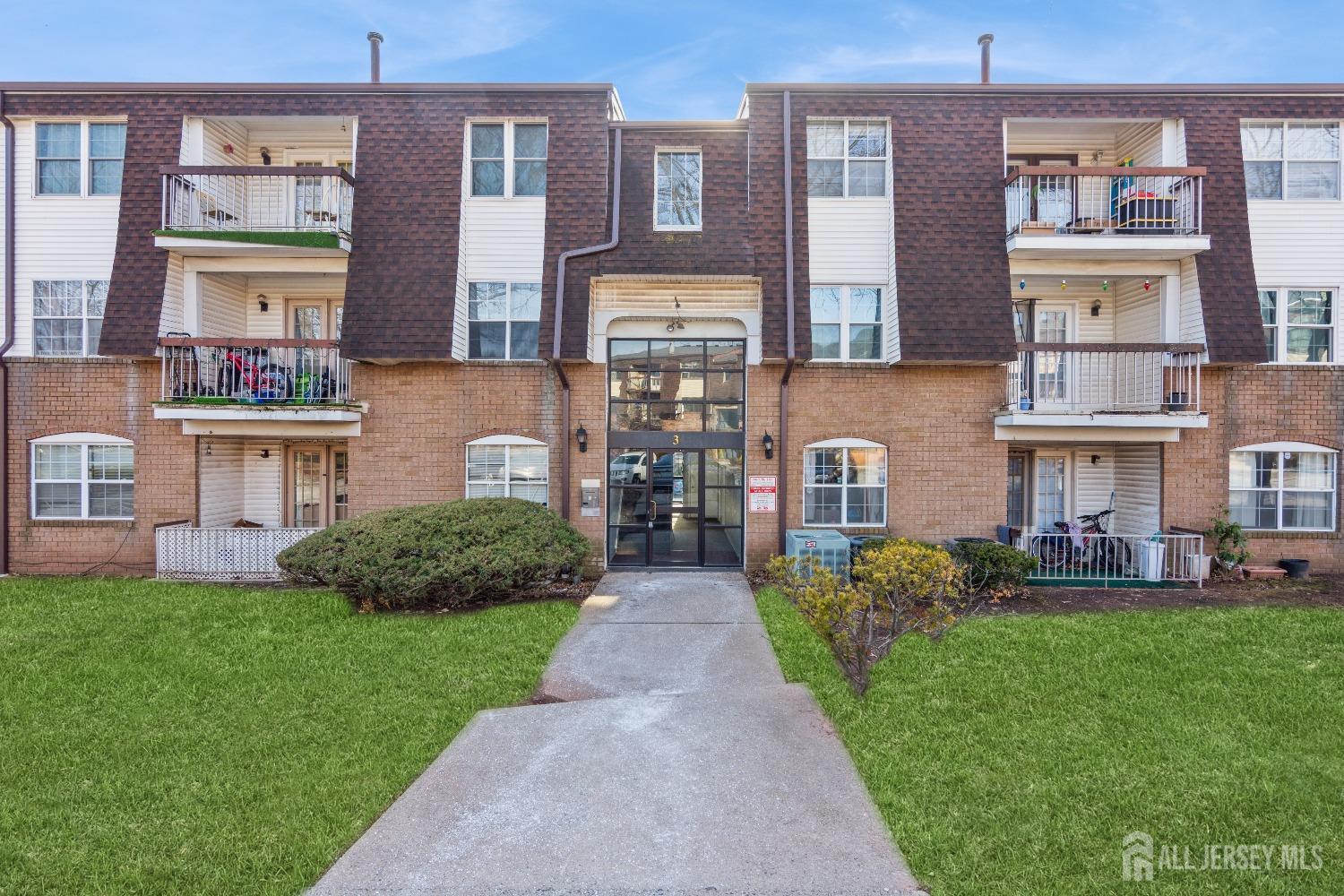 307 Green Hollow Drive, Iselin, New Jersey image 1